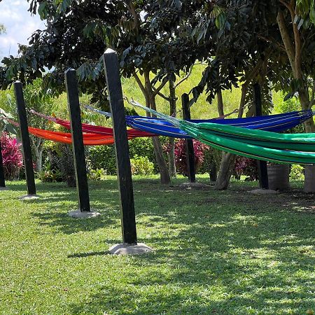 Alojamiento Campestre Hawaii Montenegro Luaran gambar