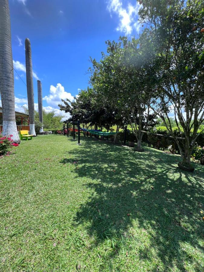Alojamiento Campestre Hawaii Montenegro Luaran gambar